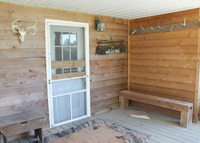 Pond View Loft - Screen Porch, Fire Pit & Fishing * Mcleansboro