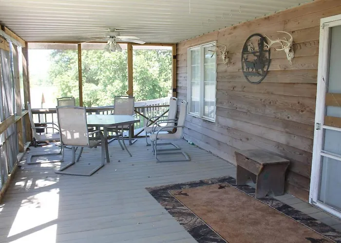 Lodge Pond View Loft - Screen Porch, Fire Pit & Fishing *